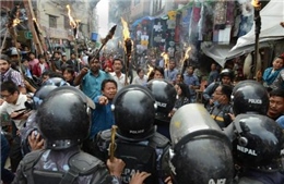 Nepal: Biểu tình thành bạo động, 8 cảnh sát thiệt mạng